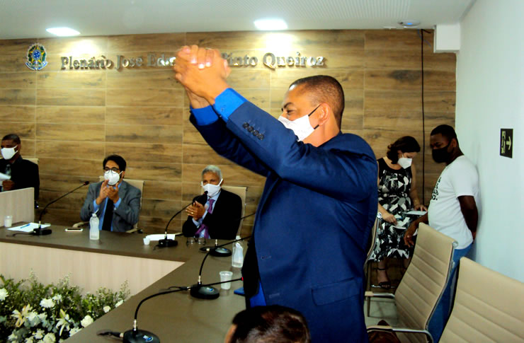 Read more about the article Vereador Fracisco Damasceno é reeleito presidente da Câmara Municipal para o biênio 2023/2024