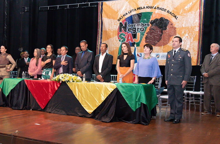 Read more about the article Em Sessão Solene da Câmara, Medalha Pedro Kilkerry é entregue a personalidades do município