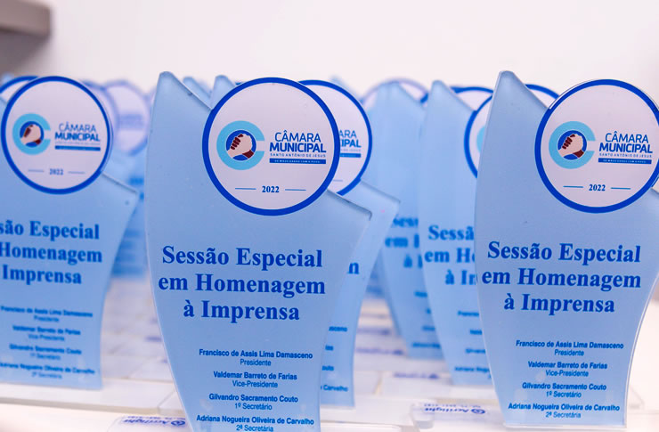 Read more about the article Sessão Especial na Câmara de Vereadores prestou homenagem a imprensa de Santo Antônio de Jesus