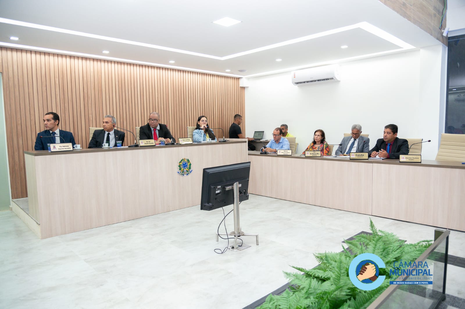 Read more about the article Câmara de Vereadores promove audiência pública para discutir situação de animais abandonados em Santo Antonio de Jesus