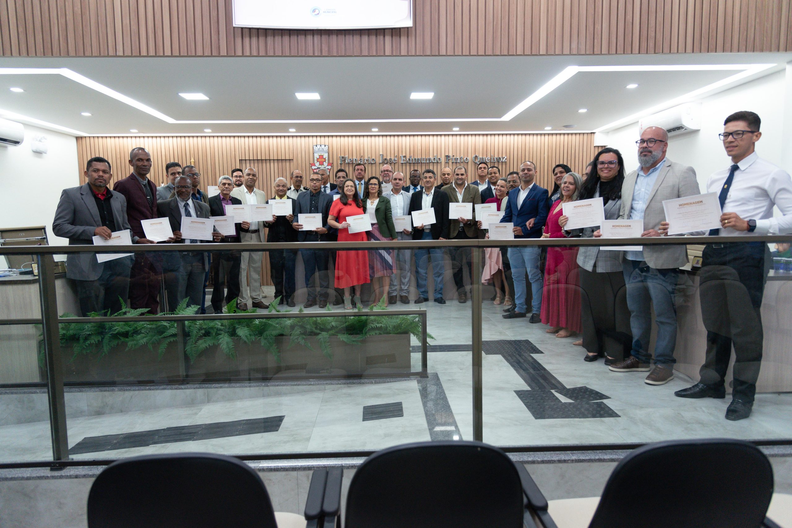 Read more about the article Câmara Municipal presta homenagem a líderes religiosos evangélicos pelos serviços realizados em Santo Antonio de Jesus