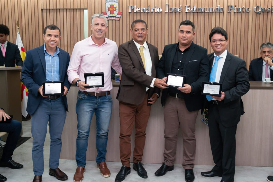Read more about the article Câmara Municipal homenageia Hospital Regional pelos 14 anos de serviço com sessão solene